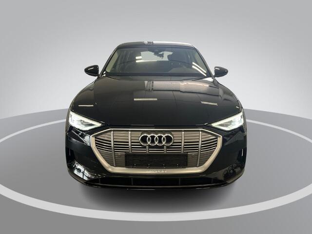 Audi e-tron e-tron 50 Quattro 313pk Launch Edition 71 kWh · Camera · Luchtvering · Afneembare Trekhaak · Stoelverwarming · Elek. Achterklep ·
