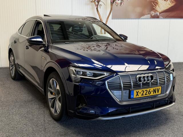 Audi e-tron SPORTBACK S-EDITION PANORAMADAK 50 QUATTRO BUSINESS EDITION PLUS 71 kWH NAVIGATIE CRUISE CONTROL HEAD-UP DISPLAY SCHUIF-KANTELDAK APPLE CARPLAY/ANDROID RIJSTROOKSENSOREN ACHTERUITRIJCAMERA AFN TREKHAAK ZEER MOOI !!