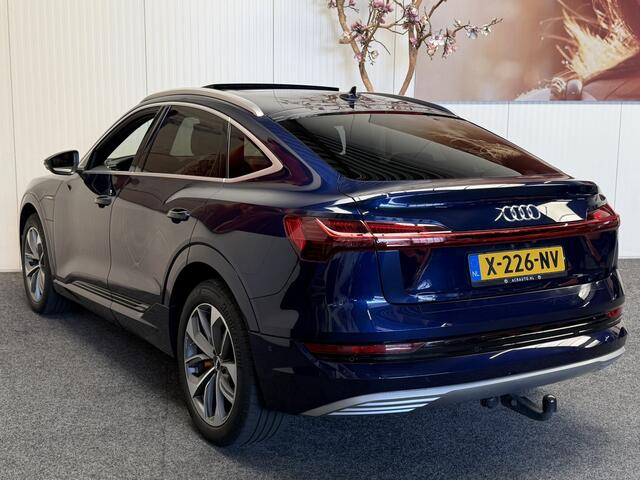 Audi e-tron SPORTBACK S-EDITION PANORAMADAK 50 QUATTRO BUSINESS EDITION PLUS 71 kWH NAVIGATIE CRUISE CONTROL HEAD-UP DISPLAY SCHUIF-KANTELDAK APPLE CARPLAY/ANDROID RIJSTROOKSENSOREN ACHTERUITRIJCAMERA AFN TREKHAAK ZEER MOOI !!