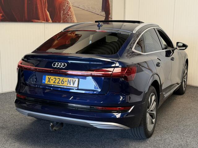 Audi e-tron SPORTBACK S-EDITION PANORAMADAK 50 QUATTRO BUSINESS EDITION PLUS 71 kWH NAVIGATIE CRUISE CONTROL HEAD-UP DISPLAY SCHUIF-KANTELDAK APPLE CARPLAY/ANDROID RIJSTROOKSENSOREN ACHTERUITRIJCAMERA AFN TREKHAAK ZEER MOOI !!
