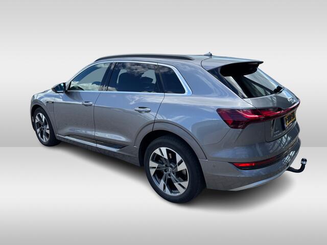 Audi e-tron e-tron 55 quattro advanced Pro Line Plus 95 kWh / Trekhaak / 360Camera / Luchtvering / Keyless / 20'' / CarPlay / Stoelverwarming / Dodehoek / DAB / ACC