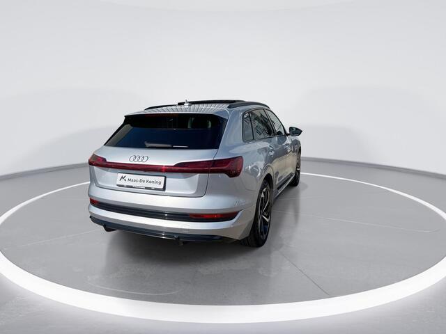 Audi e-tron 55 300kW/408PK S Line 95Kwh · SOH 94,6% · Panoramadak · Leder/Alcantara · 360°Camera + Parkeersensoren · Stoelverwarming ·