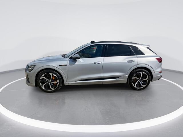 Audi e-tron 55 300kW/408PK S Line 95Kwh · SOH 94,6% · Panoramadak · Leder/Alcantara · 360°Camera + Parkeersensoren · Stoelverwarming ·