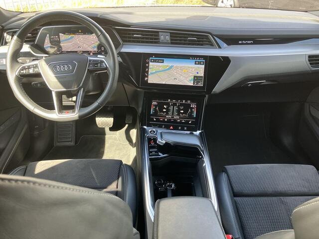 Audi e-tron 55 300kW/408PK S Line 95Kwh · SOH 94,6% · Panoramadak · Leder/Alcantara · 360°Camera + Parkeersensoren · Stoelverwarming ·