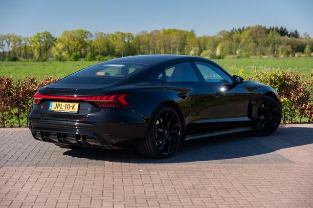 Audi e-tron GT RS 93 kWh 598pk | B&O Surround sound | Volleder Exclusive | 21"| Panodak | Stoelkoeling en Verw | Alcantara hemel | Etc..
