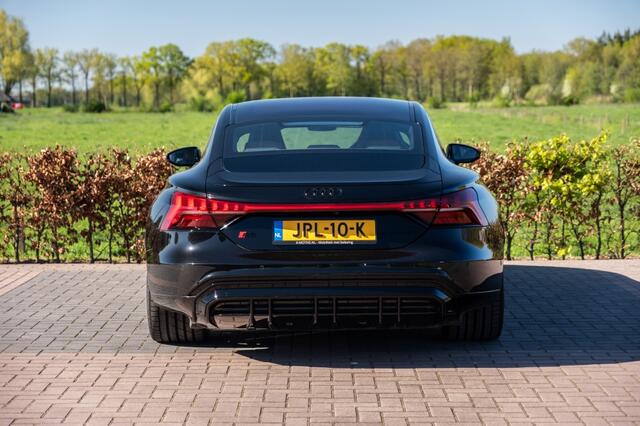 Audi e-tron GT RS 93 kWh 598pk | B&O Surround sound | Volleder Exclusive | 21"| Panodak | Stoelkoeling en Verw | Alcantara hemel | Etc..