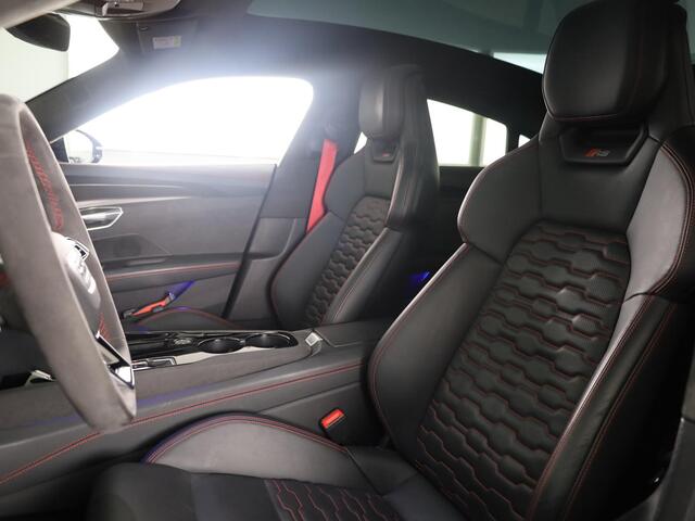 Audi e-tron GT RS 93 kWh 599pk | SOH94% | Panoramadak | Navigatie | Head Up display |Stoelverwaming en ventilatie | RS Design pakket | Laser led koplampen