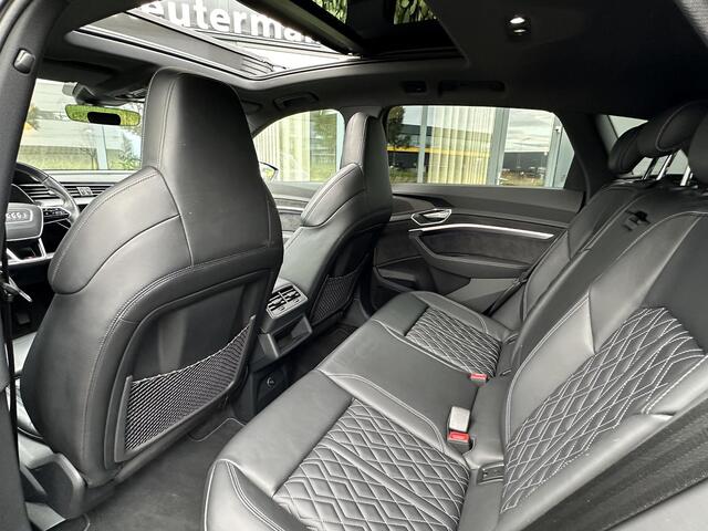 Audi e-tron 50 Quattro S Line Black/RS Stoelen/Pano/93%SOH Audi e-tron 50 Quattro S Line Black/ RS Stoelen/ Pano/ Sfeer