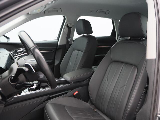 Audi e-tron 55 quattro Advanced edition Plus 95 kWh 405 Pk | Trekhaak | Carplay | Virtual Cockpit | Adaptive Cruise | Camera | Parkeersensoren | LED | 20 Inch