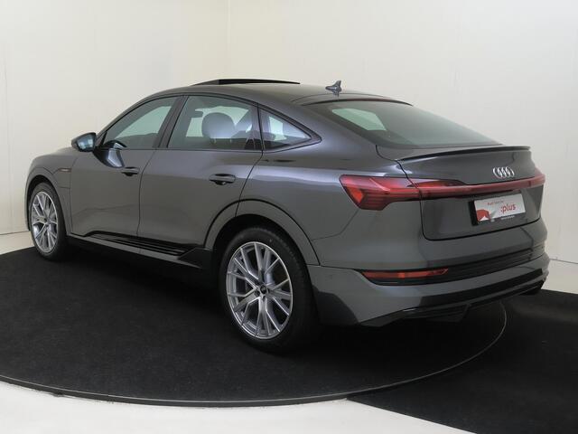 Audi e-tron Sportback 55 quattro S edition 95 kWh | SoH 100% | Panoramadak | Trekhhaak | Luchtvering | Lederen bekleding 'Dinamica' | Matrix LED verlichting | Cruise control | Stoelverwarming | Navigatie Plus |