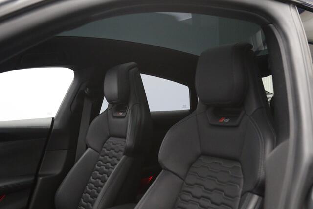 Audi e-tron GT RS 93 kWh 646 PK, SOH 92 %, 4-Wielsturing, Carbon-Pakket, Panoramadak, Luchtvering, Stoelventilatie