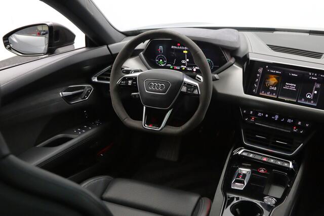 Audi e-tron GT RS 93 kWh 646 PK, SOH 92 %, 4-Wielsturing, Carbon-Pakket, Panoramadak, Luchtvering, Stoelventilatie