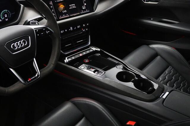Audi e-tron GT RS 93 kWh 646 PK, SOH 92 %, 4-Wielsturing, Carbon-Pakket, Panoramadak, Luchtvering, Stoelventilatie