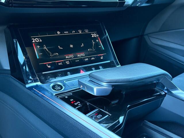Audi e-tron 55 QUATTRO S-LINE - TREKHAAK - 21 INCH