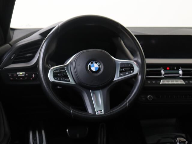 BMW 1-SERIE 118i High Executive Edition M Sport M Sport SUPERSPORT stoelen + Open Panoramadak !