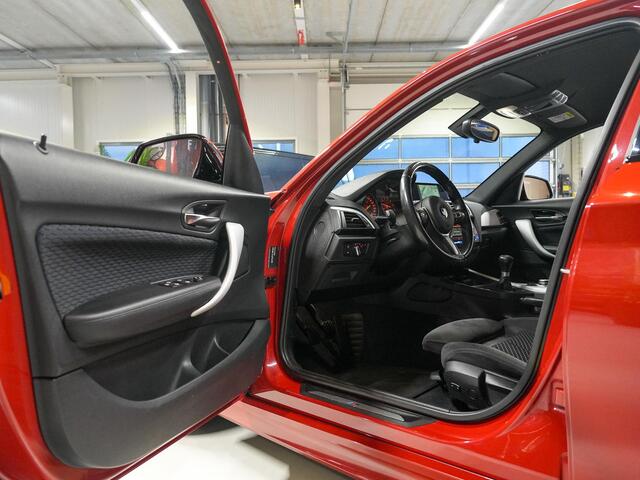 BMW 1-SERIE 120i High Executive