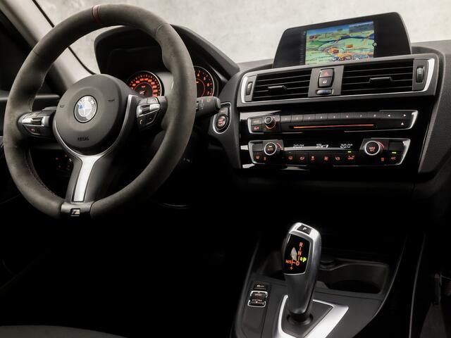 BMW 1-SERIE 118i Sportline Automaat (NAVIGATIE, CLIMATE, M SPORT STUUR, GETINT GLAS, SPORTSTOELEN, PARKEERSENSOREN, CRUISE, LED KOPLAMPEN, TREKHAAK, NIEUWE APK, NIEUWSTAAT)