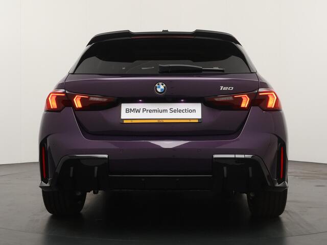 BMW 1-SERIE 120 M Sport Design Edition | 19 inch | Glazendak | Zwart Dak |