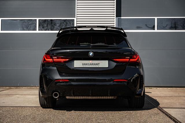 BMW 1-SERIE 118i Business Edition |M Performance pakket | Carplay | Sfeer verlichting |