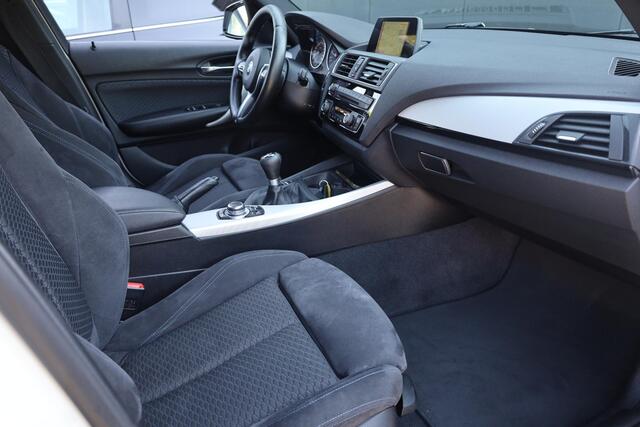 BMW 1-SERIE 118i M Sport ALCANTARA/STOF STOELVERWARMING CRUISE NAVI CLIMA 17"LMV-(BMW-M) ENZ.