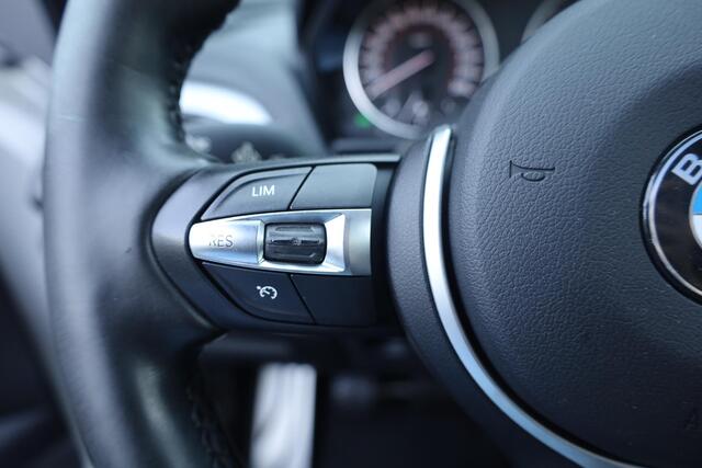 BMW 1-SERIE 118i M Sport ALCANTARA/STOF STOELVERWARMING CRUISE NAVI CLIMA 17"LMV-(BMW-M) ENZ.