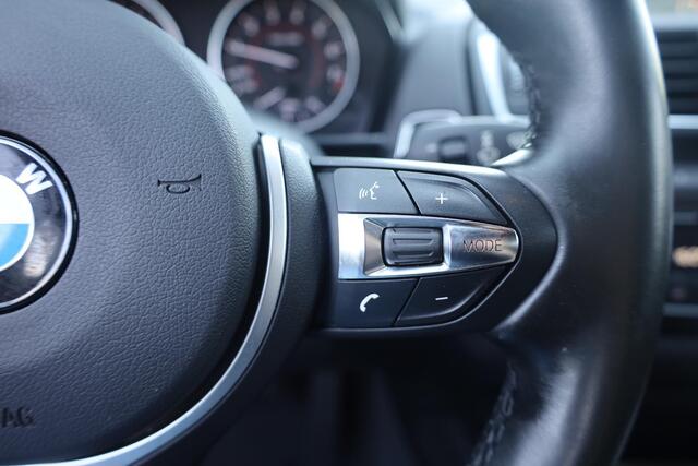 BMW 1-SERIE 118i M Sport ALCANTARA/STOF STOELVERWARMING CRUISE NAVI CLIMA 17"LMV-(BMW-M) ENZ.