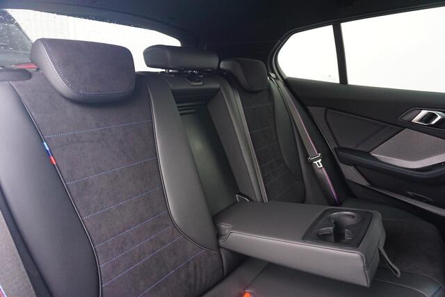 BMW 1-SERIE 5-deurs 120 M Sportpakket Pro 19'' / Panoramadak / Harman Kardon / Comfort Acces