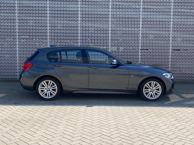BMW 1-SERIE 118i Corporate Lease Executive / Navigatie / Alcantara / Climate controle / Parkeersensoren achter / Lichtmetaal 17 inch /