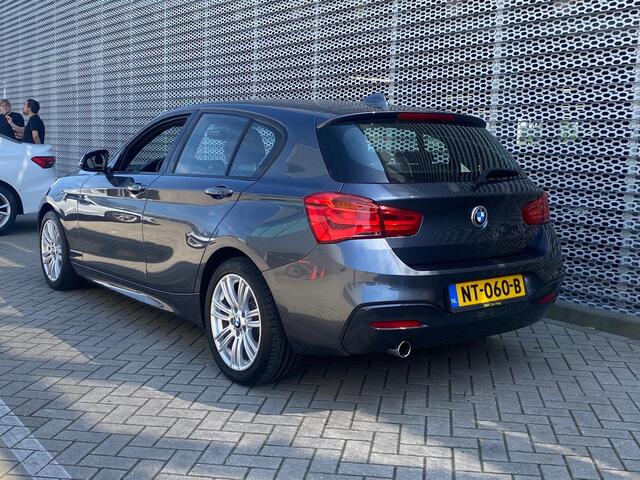 BMW 1-SERIE 118i Corporate Lease Executive / Navigatie / Alcantara / Climate controle / Parkeersensoren achter / Lichtmetaal 17 inch /