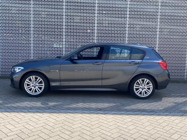 BMW 1-SERIE 118i Corporate Lease Executive / Navigatie / Alcantara / Climate controle / Parkeersensoren achter / Lichtmetaal 17 inch /