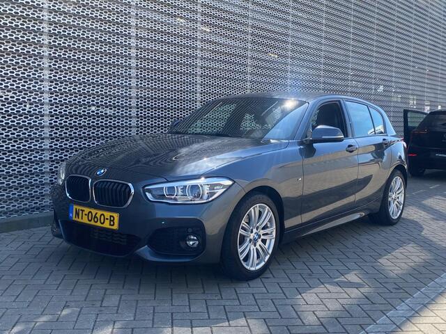 BMW 1-SERIE 118i Corporate Lease Executive / Navigatie / Alcantara / Climate controle / Parkeersensoren achter / Lichtmetaal 17 inch /