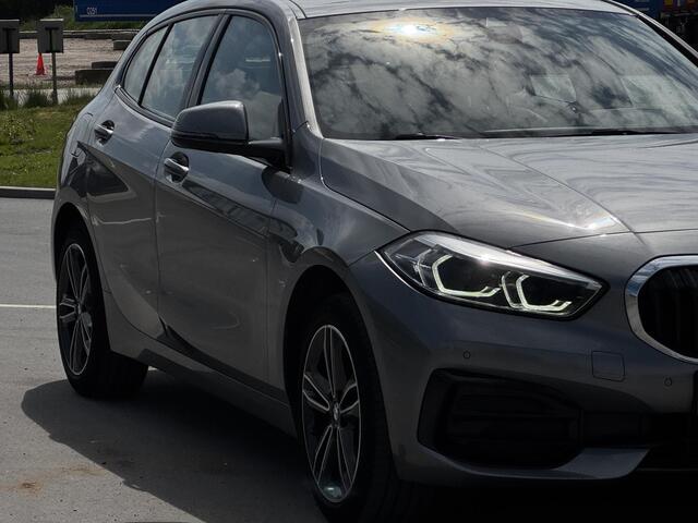 BMW 1-SERIE 118i Introduction Edition