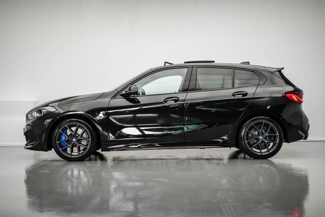 BMW 1-SERIE M135i xDrive Executive |Pano|HUD|H&K|Virtual|Dodehoek|