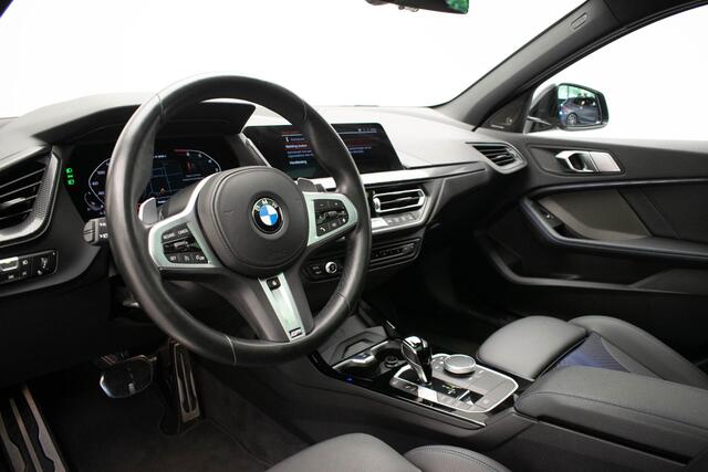BMW 1-SERIE M135i xDrive Executive |Pano|HUD|H&K|Virtual|Dodehoek|