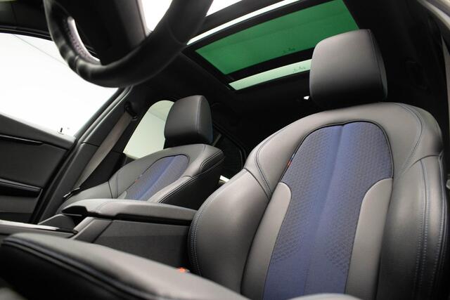 BMW 1-SERIE M135i xDrive Executive |Pano|HUD|H&K|Virtual|Dodehoek|