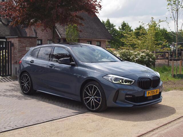 BMW 1-SERIE 120i Business Edition | Panoramadak | Camera | Apple Carplay | M-pakket | Schaalstoelen |