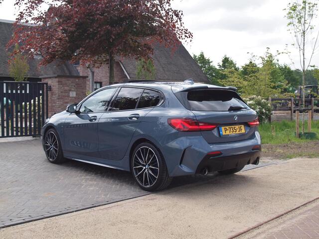 BMW 1-SERIE 120i Business Edition | Panoramadak | Camera | Apple Carplay | M-pakket | Schaalstoelen |