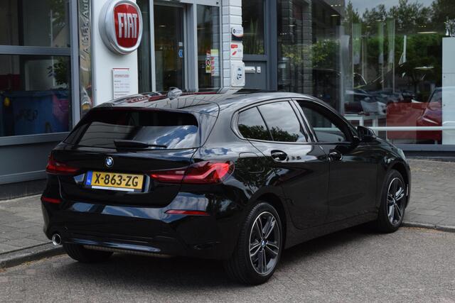 BMW 1-SERIE 116i|Orig.NL|17"|Sportstoel|Led|Digitaal|Carplay|