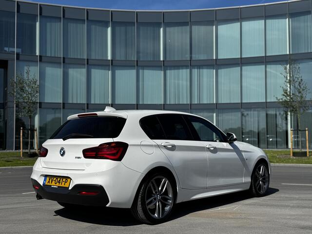 BMW 1-SERIE 118i Edition M Sport Shadow High Executive