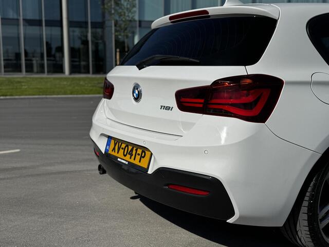 BMW 1-SERIE 118i Edition M Sport Shadow High Executive