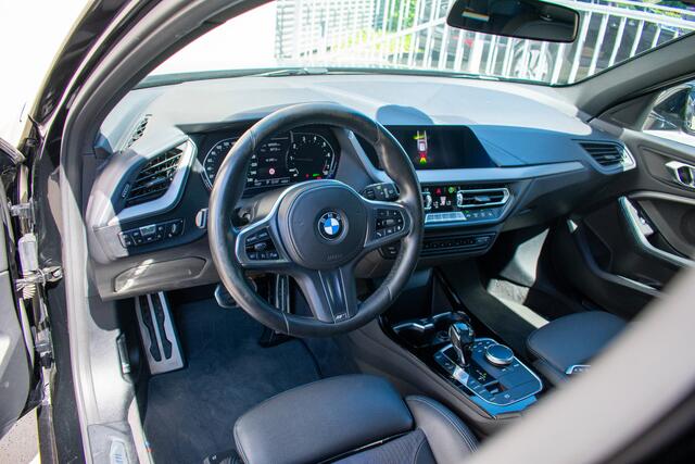 BMW 1-SERIE 118i High Executive Edition -M-sport-17''-Dab-Trekhaak-