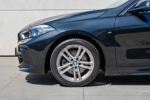 BMW 1-SERIE 118i High Executive Edition -M-sport-17''-Dab-Trekhaak-
