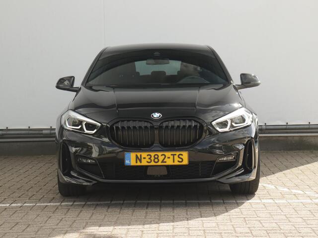 BMW 1-SERIE 118i Business Edition 136 PK | M Sport | Stuur & Stoelverwarming | Virtual Cockpit | 19"LMV | LED