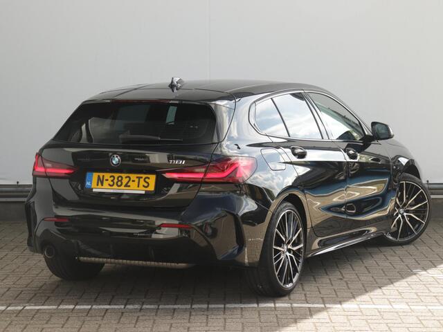 BMW 1-SERIE 118i Business Edition 136 PK | M Sport | Stuur & Stoelverwarming | Virtual Cockpit | 19"LMV | LED