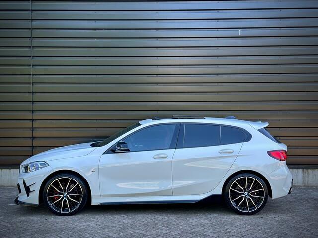 BMW 1-SERIE 118i M135 M-PERF. PANO|SCHAALSTOEL|HUD|H/K|CAMERA