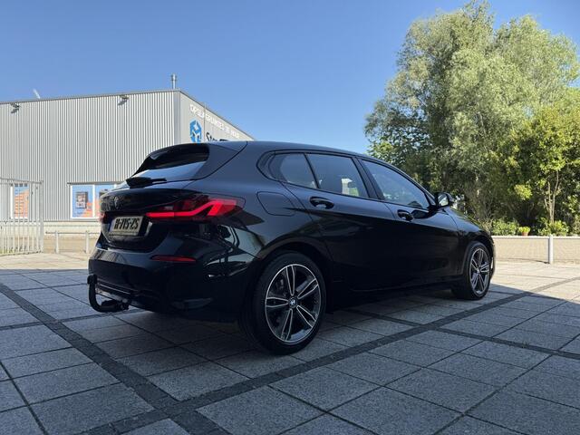 BMW 1-SERIE 116d Executive Ed. | Navi | Apple Carplay | Trekhaak |