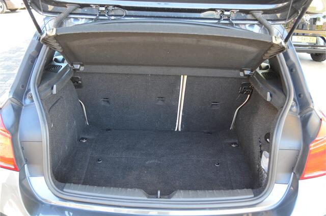 BMW 1-SERIE 118d M-Sport High Executive NL auto | Leer | Groot navi | Stoelverwarming | Trekhaak afneembaar | LED koplampen
