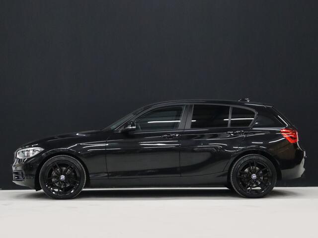 BMW 1-SERIE 118i Sport Line [CRUISE CONTROL, CLIMATE CONTROL, HALF LEDER, BMW LED KOPLAMPEN, PDC ACHTER, BLUETOOTH TELEFOONVERBINDING, NAVIGATIE, NIEUWSTAAT]
