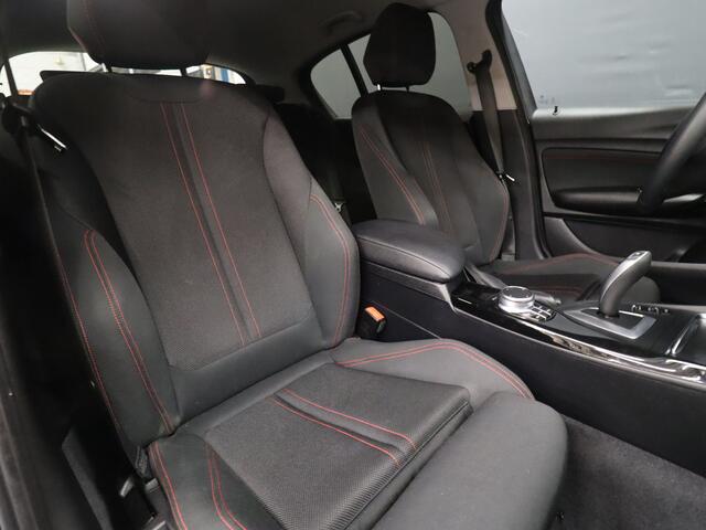 BMW 1-SERIE 118i Sport Line [CRUISE CONTROL, CLIMATE CONTROL, HALF LEDER, BMW LED KOPLAMPEN, PDC ACHTER, BLUETOOTH TELEFOONVERBINDING, NAVIGATIE, NIEUWSTAAT]