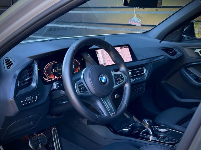 BMW 1-SERIE 118i M-PERFORMANCE PANO|HiFi|CAMERA|SFEER